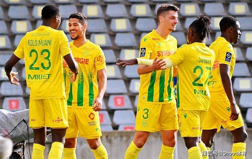 转折点！比利亚雷亚尔状态回暖；法甲窗口期攻防权衡；更衣室稳定；临场指挥获称赞 