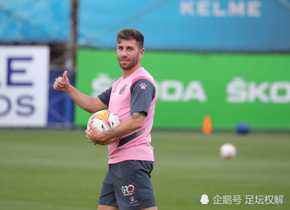 转折点！比利亚雷亚尔状态回暖；法甲窗口期攻防权衡；更衣室稳定；临场指挥获称赞 