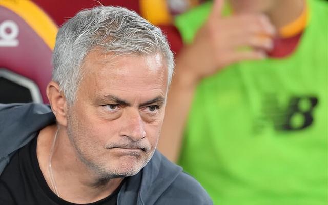 美貌炮灰1被主角们觊觎