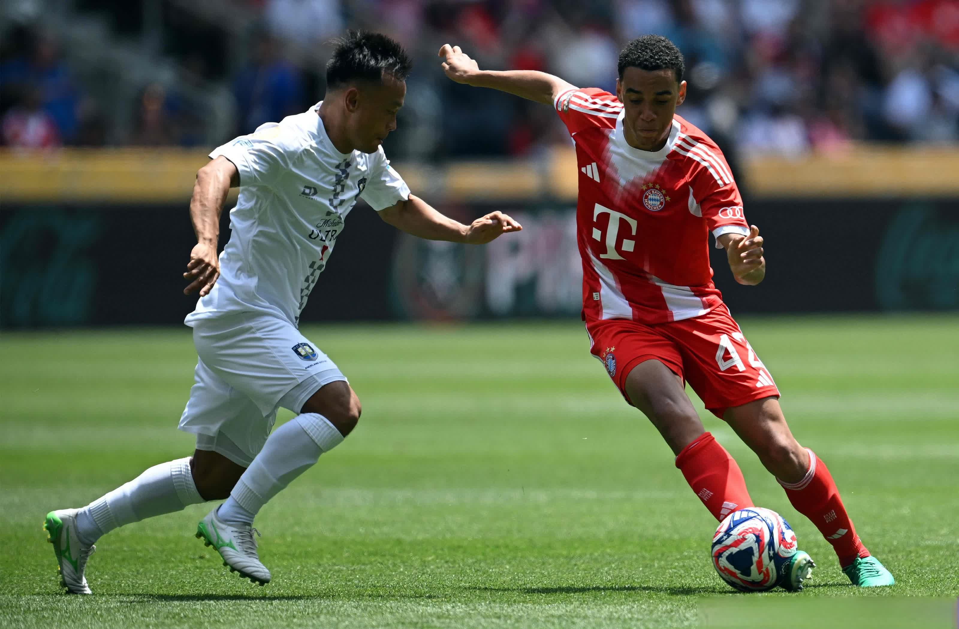 拜仁慕尼黑训练开放日；今晚外线爆发引欢呼；国王杯在即；训练强度明显提升(拜仁慕尼黑7比0)