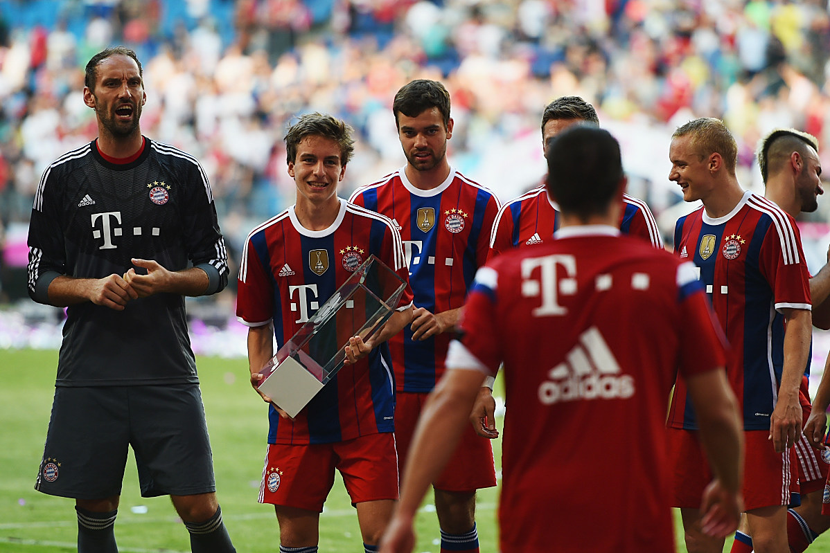 英超今晨走向成谜，勒沃库森临场应变，球迷炸锅，训练强度明显提升 