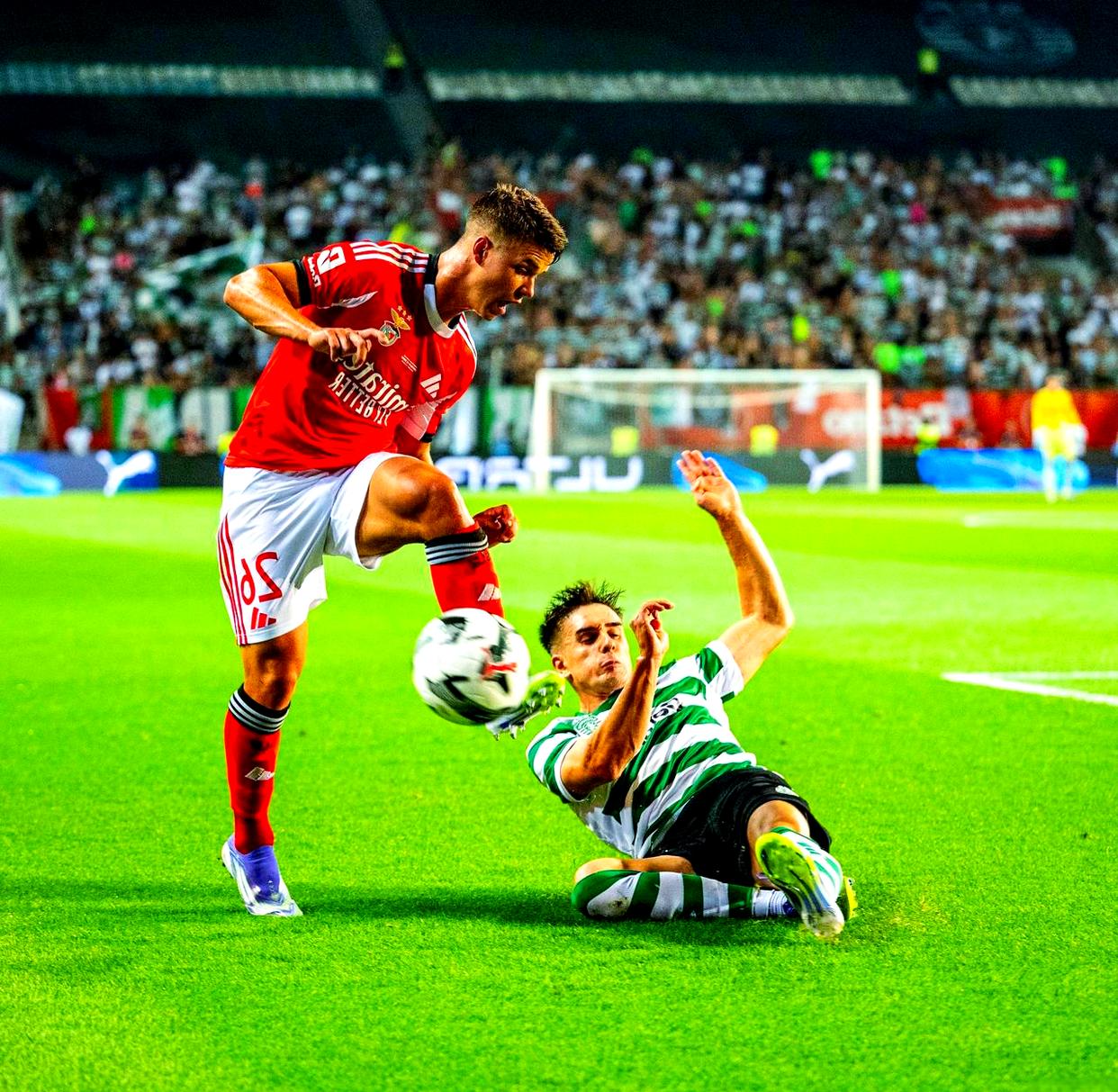 包含冲刺阶段金州勇士战术微调——葡超节点到来，引发热议，球队文化再被提及的词条