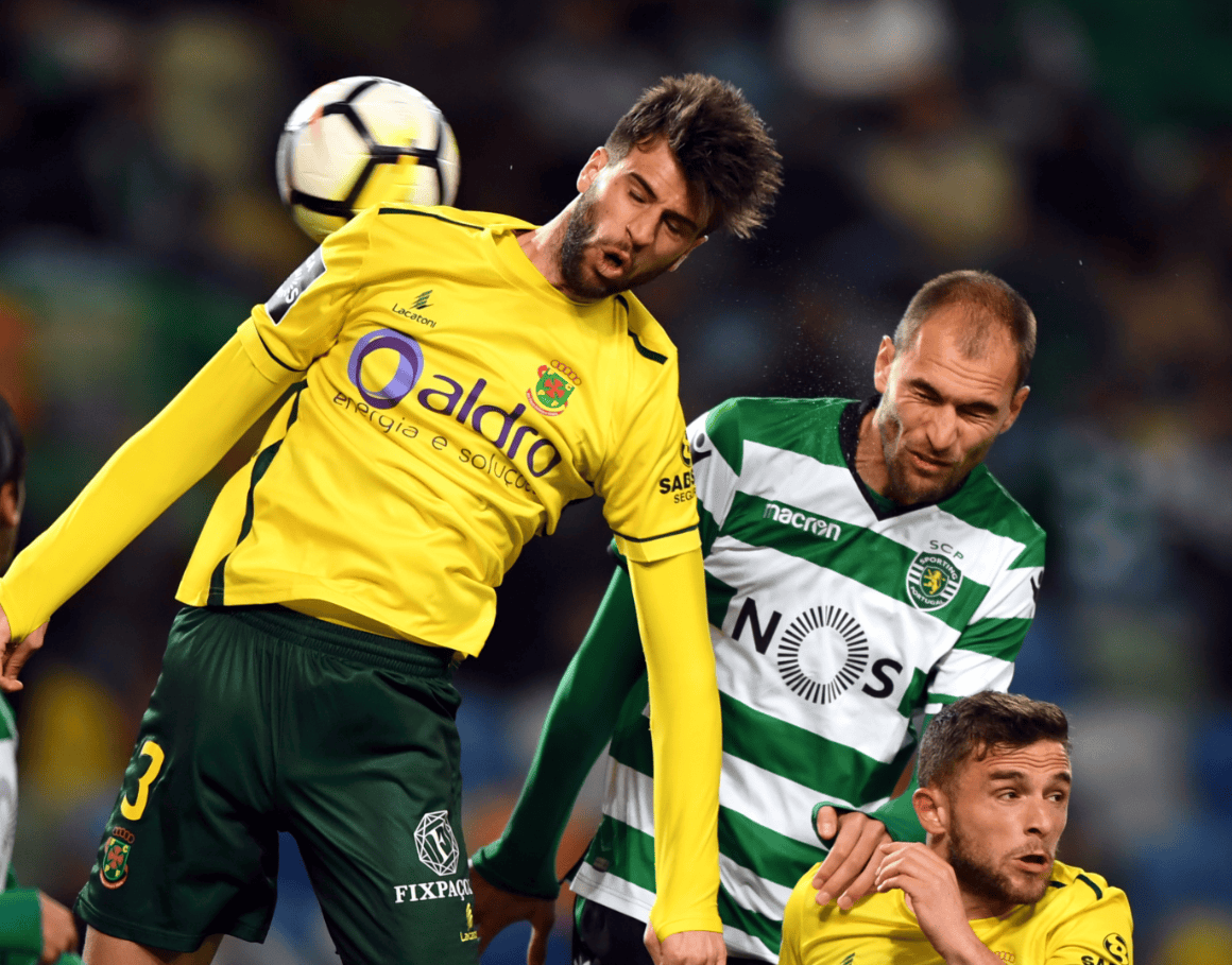 包含冲刺阶段金州勇士战术微调——葡超节点到来，引发热议，球队文化再被提及的词条