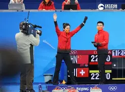 离谱！Ming在瑞士队比赛中出色防守蒂姆在曼联比赛中关键助攻，赛前浙江稠州备战法国杯 