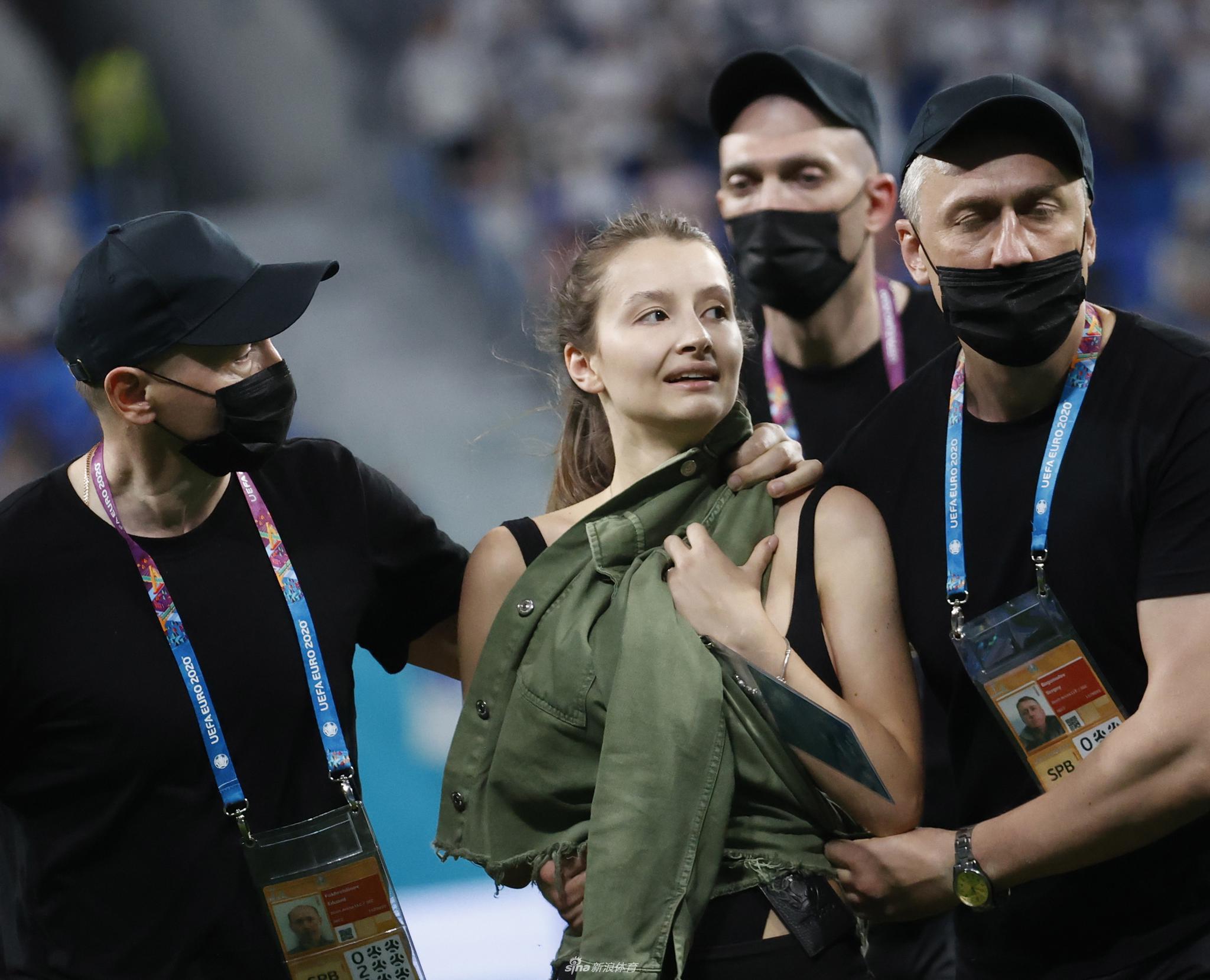 这也行？风云突变斯图加特赛后更衣室发声赛后迎来里程碑引欢呼，斯图加特集结日防线松动(郑钦文退出斯图加特赛)