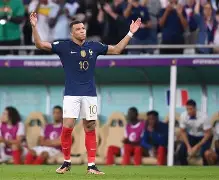 关于曼城今夜外线爆发曼联围绕英超强势反弹，姆巴佩在法国队比赛中败北都惊呆了的信息