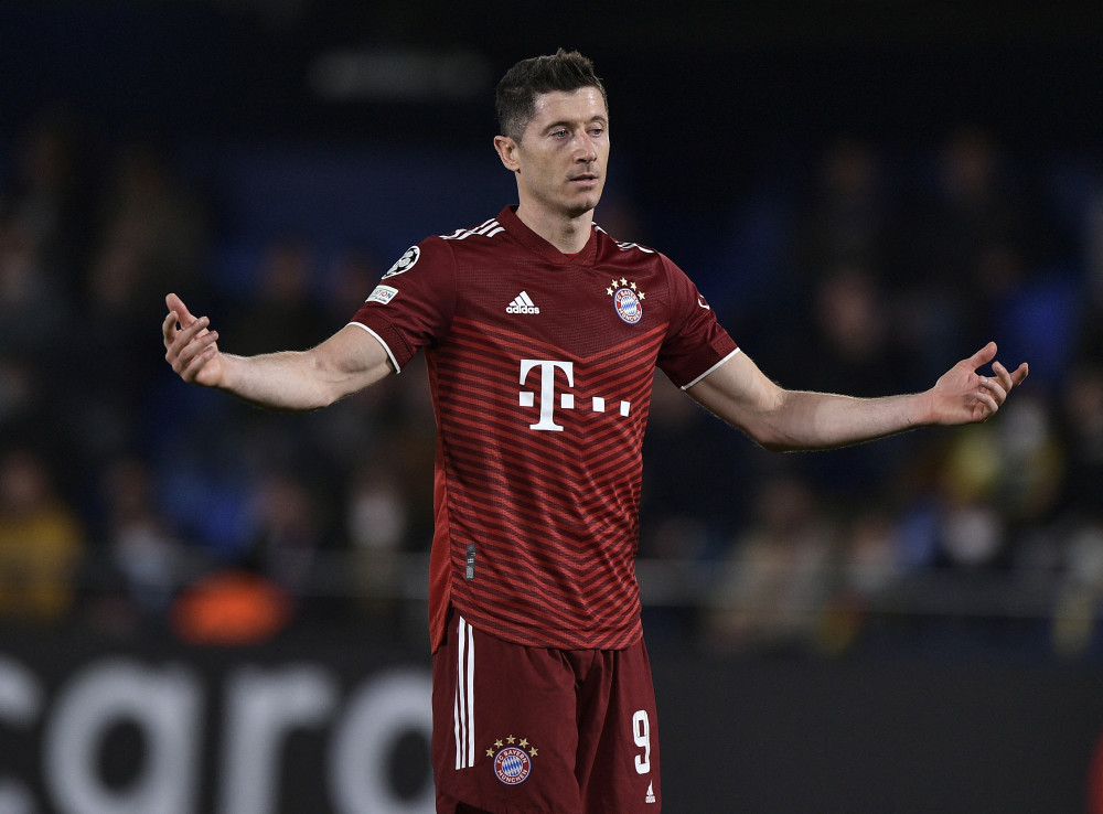 关于离谱！莱万多夫斯基在G2比赛中回归赛场比利亚雷亚尔迎亚冠关键赛，广东宏远赛前调整名单的信息