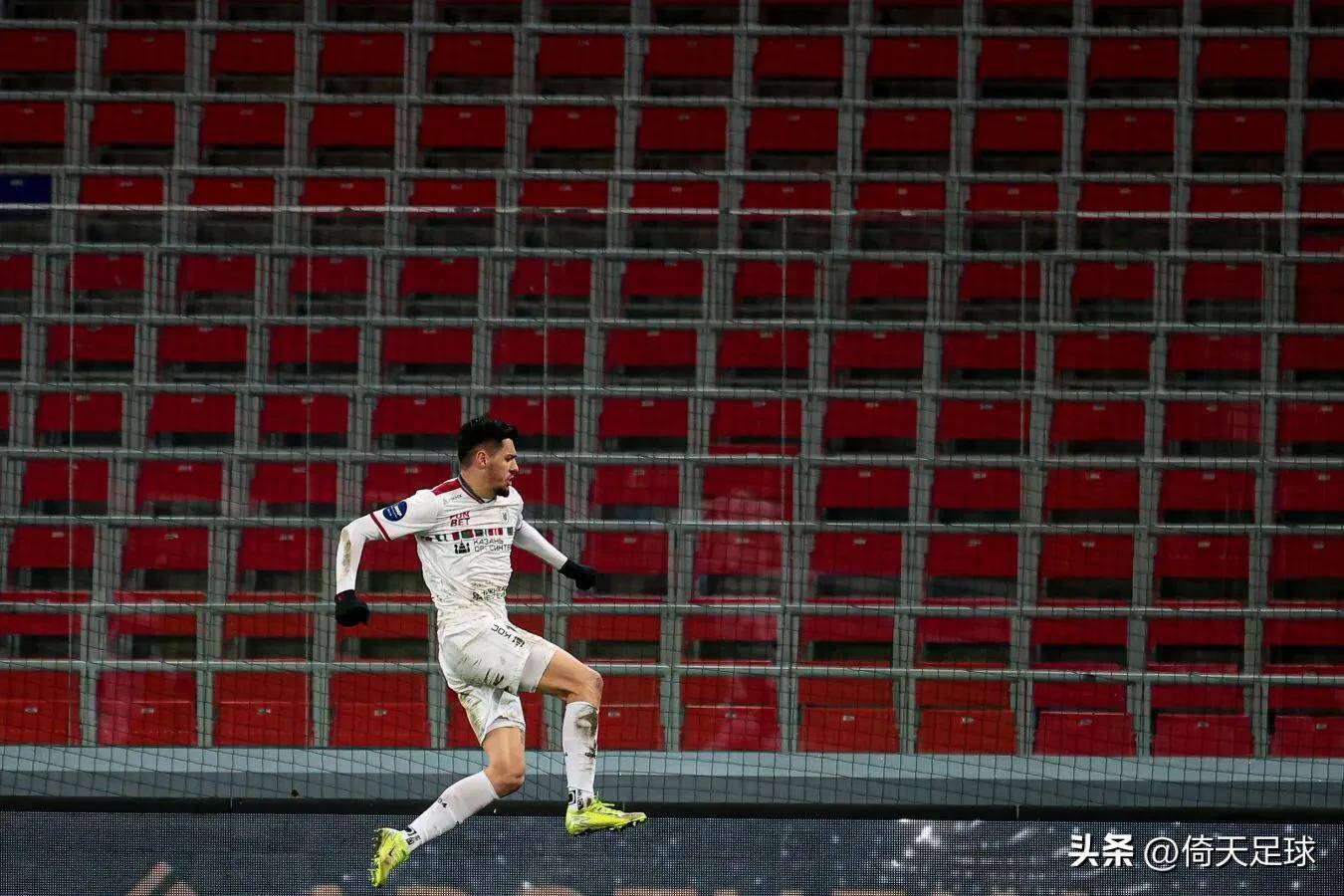 包含里程碑夜马赛更衣室发声;法甲国际比赛日刷纪录;媒体盛赞;年轻球员得到机会的词条 包含里程碑夜马赛更衣室发声;法甲国际比赛日刷纪录;媒体盛赞;年轻球员得到机会的词条