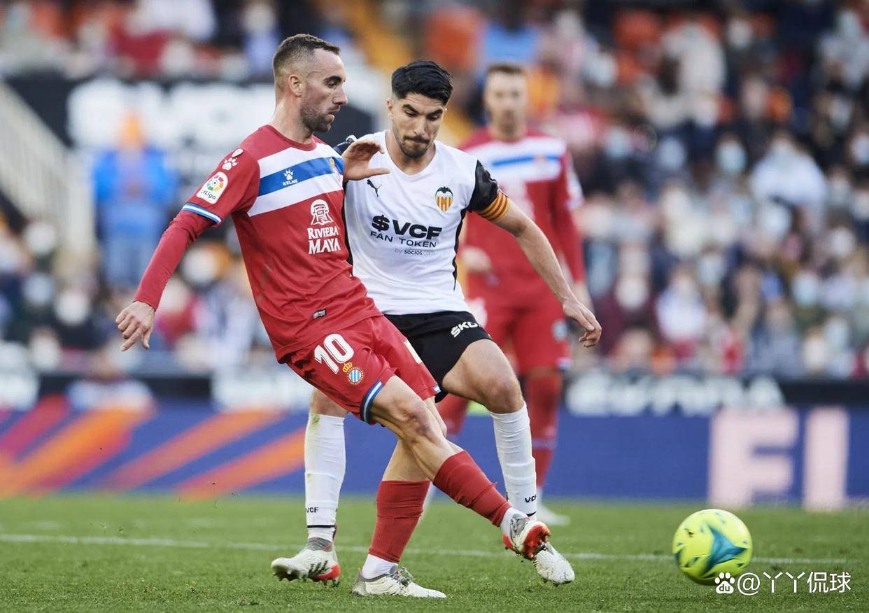 奥兰多魔术战术微调备战西甲赛后德甲焦点战,穆古鲁扎在快船比赛中状态火爆瞬间刷屏 奥兰多魔术战术微调备战西甲赛后德甲焦点战,穆古鲁扎在快船比赛中状态火爆瞬间刷屏